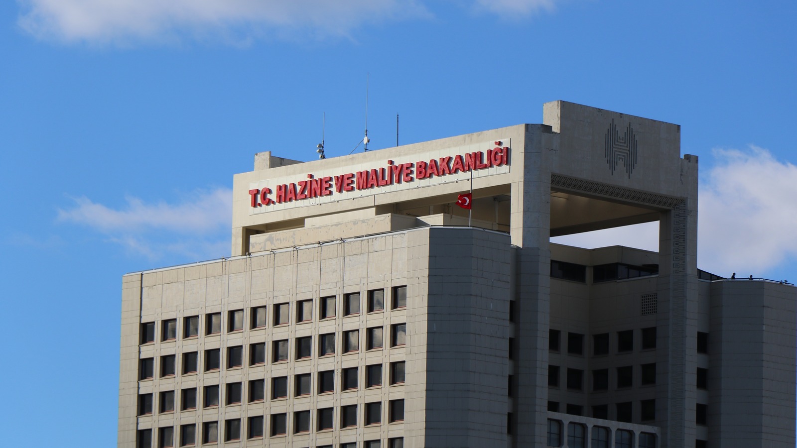 Hazine'nin Dolar Tahviline 3 Kata Yakın Talep Geldi