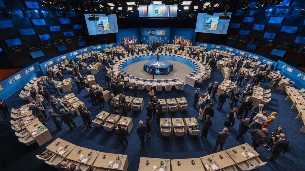 NATO Hürmüz'de Müdahale Seçeneğini Değerlendiriyor