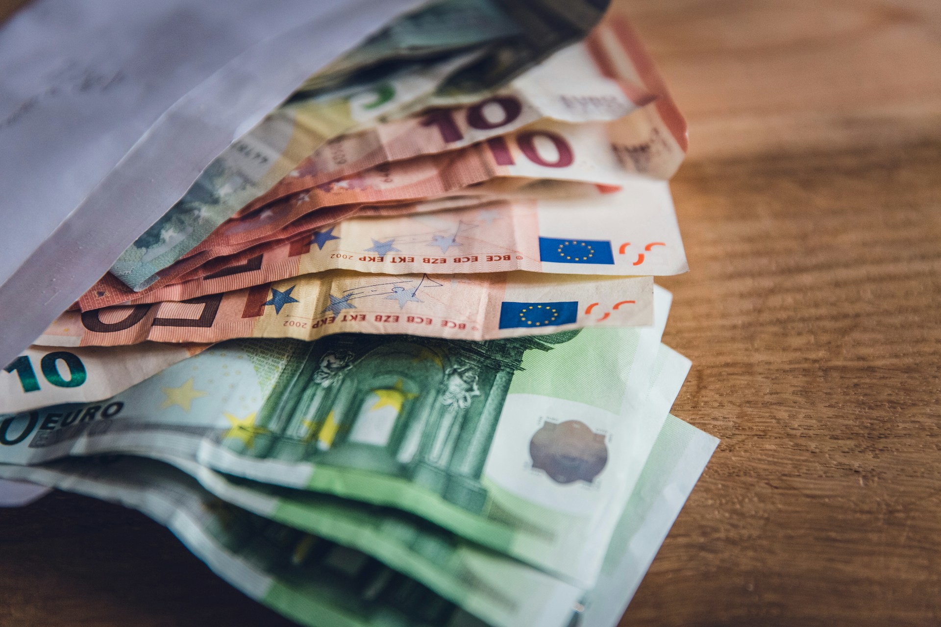 Euro Bölgesi Bileşik PMI Mayıs'ta 18 Ayın En Düşük Seviyesine Geriledi