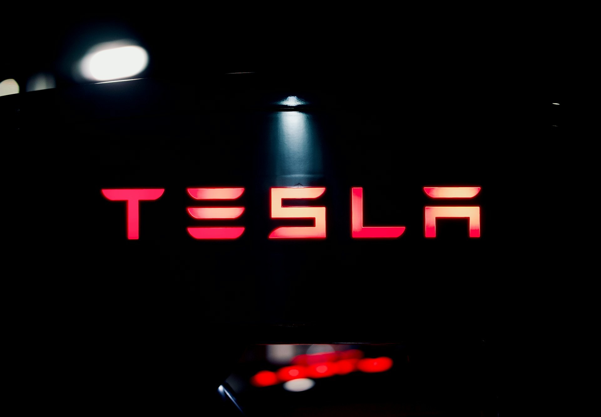 Tesla'nın İkinci Çeyrek Kârı Beklentilerin Altında Kaldı