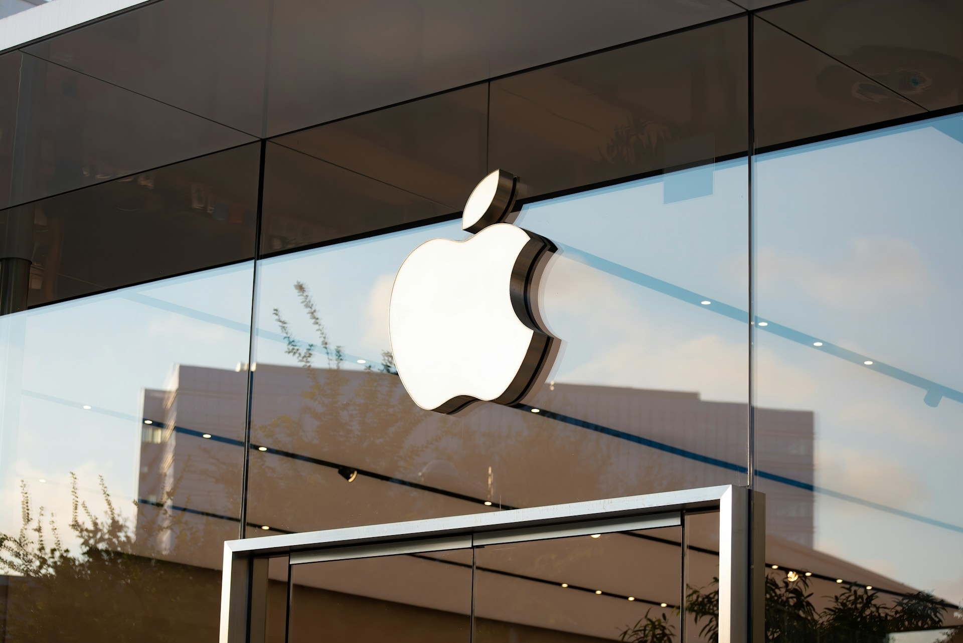 Apple İlk Kez 5 Trilyon Dolar Piyasa Değerine Ulaştı